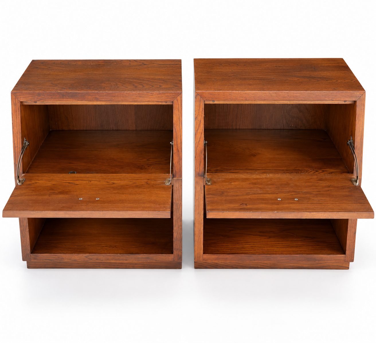 Pair of Vintage Henredon Campaign-Style Nightstands — view 6